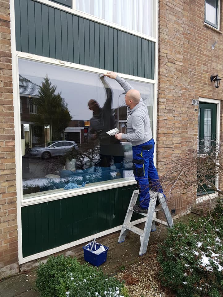 Nick moes eigenaar Moes montage glaszetter in enschede Nick moes eigenaar Moes montage glaszetter in enschede